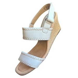 CLARKS ULTIMATE COMFORT WEDGE KYARRA ROSE SLINGBACK SANDALS, White, Size 10.5